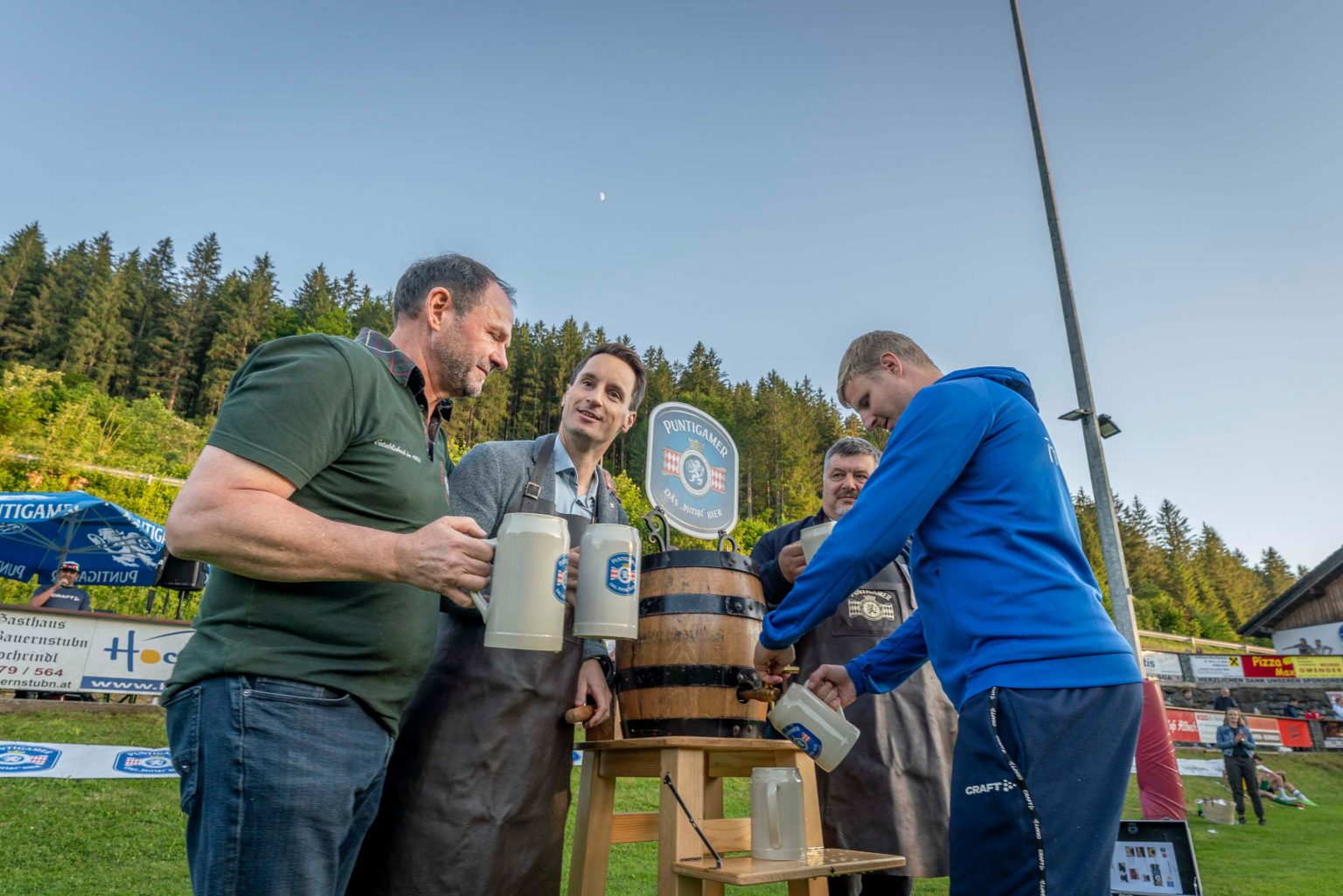 3HintiCup-Bieranstich_0027